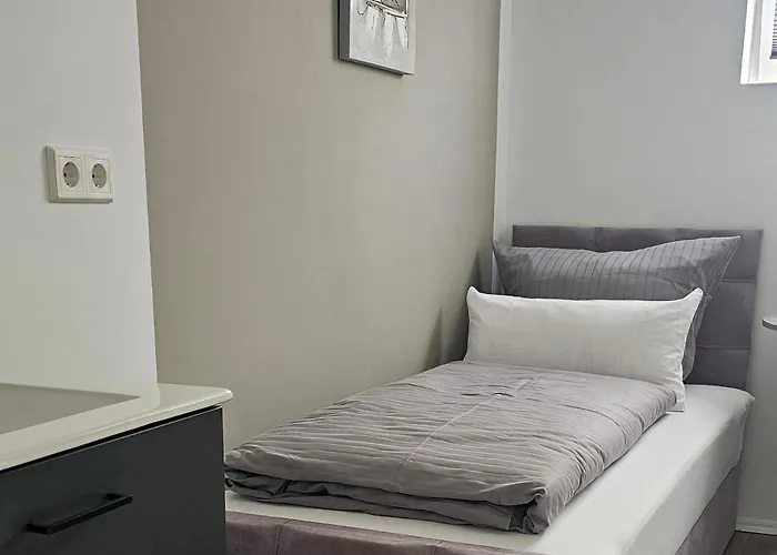 ホームステイ Gaestehaus Orchidee ホーヤ